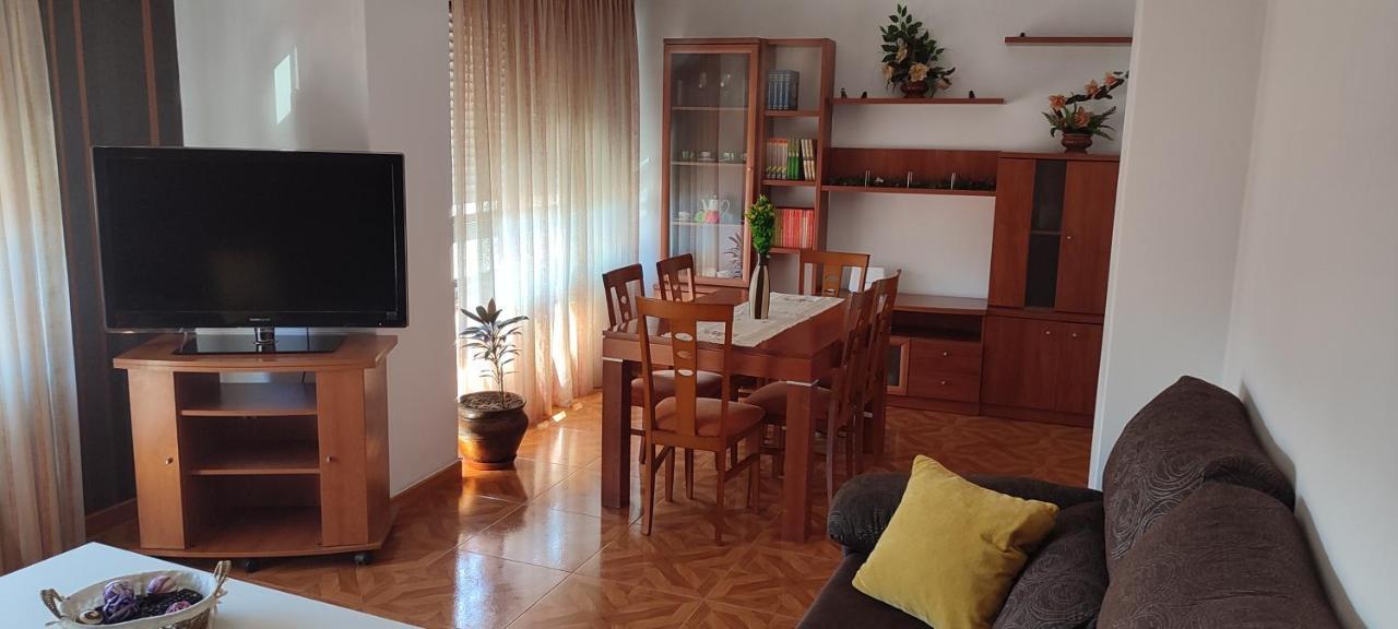 Апартаменты Piso Muy Grande Моания Экстерьер фото
